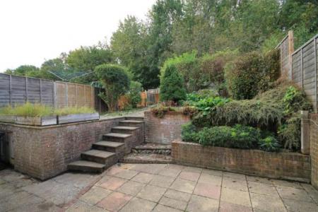 3 bedroom Semi-detached house to let in Suffield Road, High Wycombe, HP11