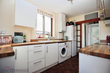 3 bedroom Semi-detached house to let in Suffield Road, High Wycombe, HP11