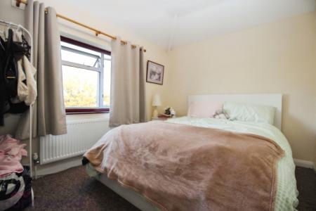 3 bedroom Semi-detached house to let in Suffield Road, High Wycombe, HP11