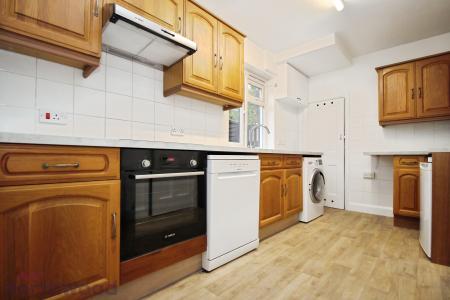 3 bedroom Semi-detached house to let in Whitepit Lane, Wooburn Green, HP10