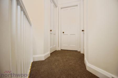 3 bedroom Semi-detached house to let in Whitepit Lane, Wooburn Green, HP10