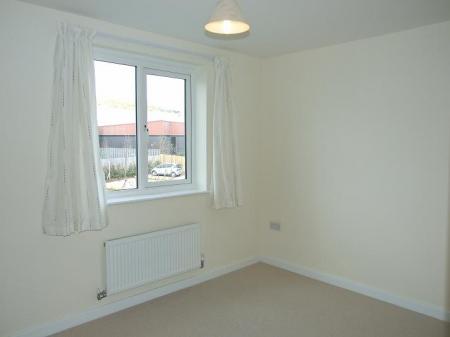 2 bedroom Flat to let in Wrights Meadow Way, High Wycombe, HP11
