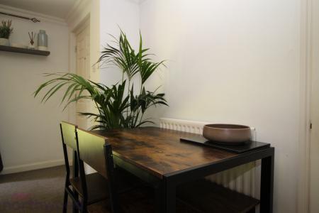 2 bedroom Flat to let in Bassetsbury Lane, High Wycombe, HP11