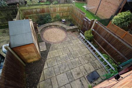 2 bedroom End of terrace house to let in Denewood, High Wycombe, HP13