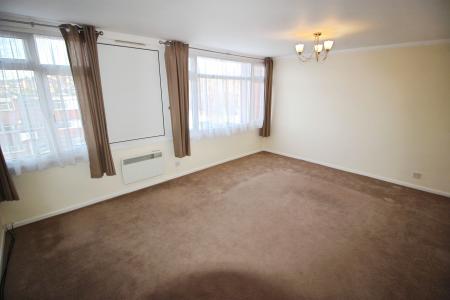 4 bedroom Town house for sale in Hunters Hill, High Wycombe, HP13