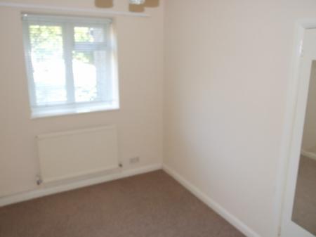 2 bedroom Flat to let in Clifton Court, Marlow Road, High Wycombe, HP11