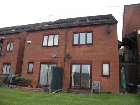 1 bedroom Flat to let in Wyatt Close, High Wycombe, HP13