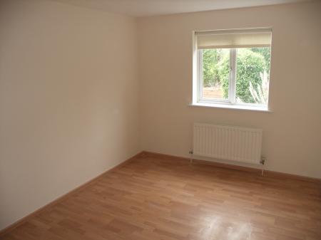 2 bedroom Flat to let in Brunner Place, Queens Road, High Wycombe, HP13