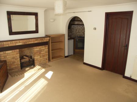 2 bedroom Flat to let in Bassetsbury Lane, High Wycombe, HP11