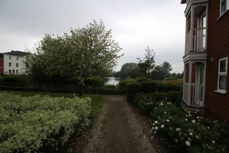 2 bedroom Flat to let in Guillemot Way, Aylesbury, HP19