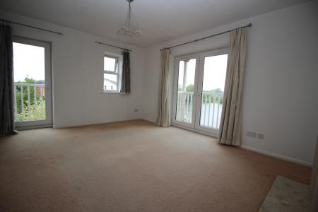 2 bedroom Flat to let in Guillemot Way, Aylesbury, HP19