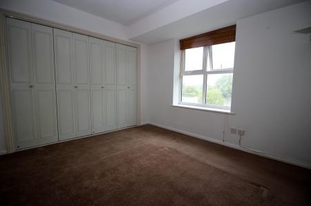 2 bedroom Flat to let in Guillemot Way, Aylesbury, HP19