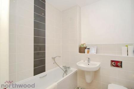 3 bedroom End of terrace house for sale in Coates Lane, High Wycombe, HP13