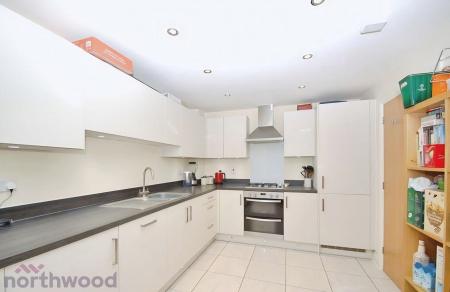 3 bedroom End of terrace house for sale in Coates Lane, High Wycombe, HP13