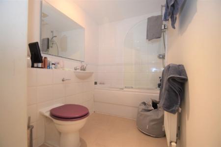 2 bedroom Flat for sale in Compair Crescent, Ipswich, IP2