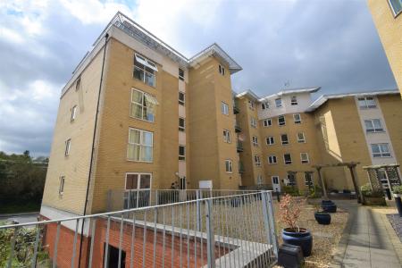 2 bedroom Flat for sale in Vista Court, Pooleys Yard, Ipswich