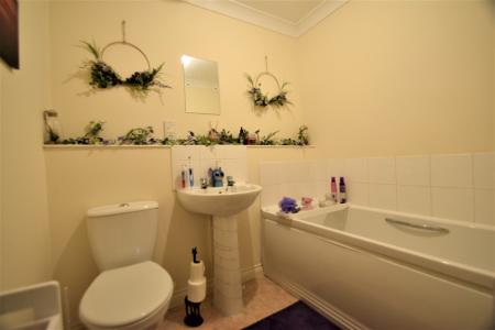 2 bedroom Flat for sale in Sproughton Road, Ipswich, IP1