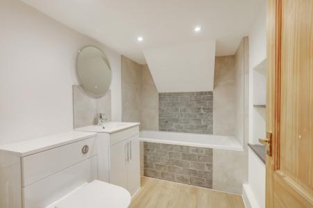 5 bedroom Semi-detached house to let in Finborough Road, Stowmarket