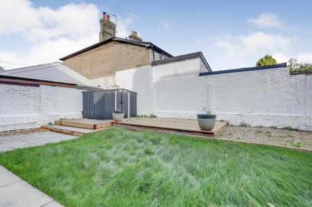 5 bedroom Semi-detached house to let in Finborough Road, Stowmarket