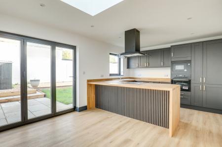 5 bedroom Semi-detached house to let in Finborough Road, Stowmarket