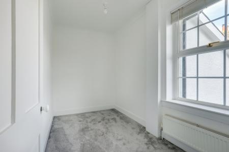 5 bedroom Semi-detached house to let in Finborough Road, Stowmarket