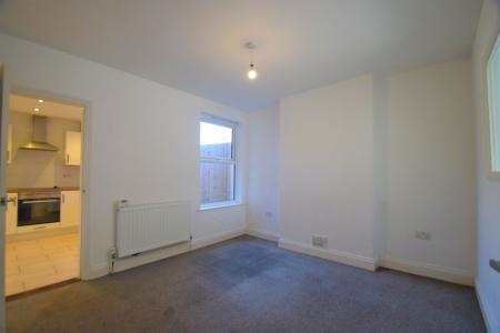 3 bedroom Semi-detached house to let in Faraday Road