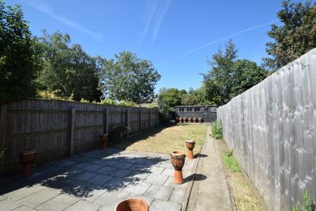 3 bedroom Semi-detached house to let in Faraday Road