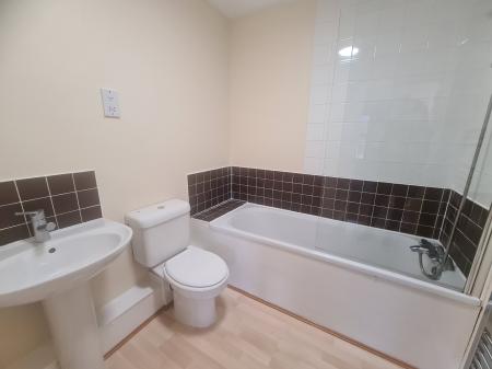 2 bedroom Apartment to let in St Georges Quay, Lancaster, LA1