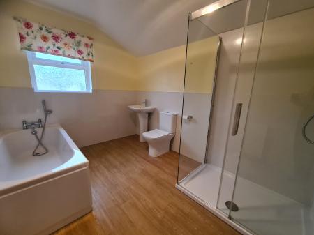 2 bedroom Terraced House to let in Rosebery Avenue, Lancaster, LA1