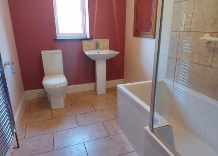 4 bedroom Terraced House to let in Main Street, High Bentham, LA2