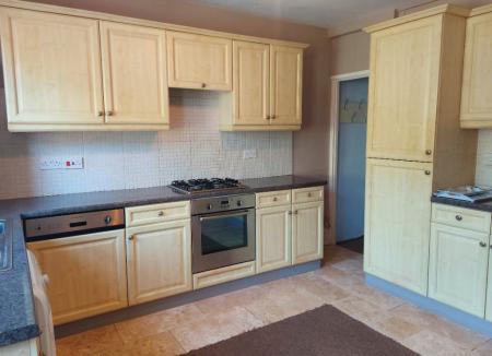 4 bedroom Terraced House to let in Main Street, High Bentham, LA2