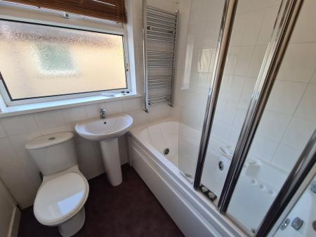 4 bedroom Detached house to let in Lawnswood Avenue, Lancaster, LA1