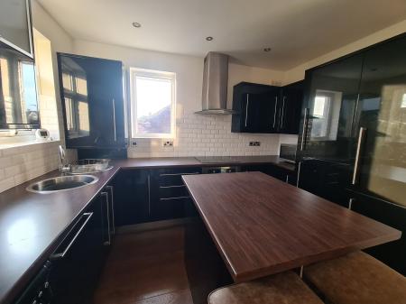 2 bedroom Apartment to let in St Christophers Way, Bare, Morecambe, LA4