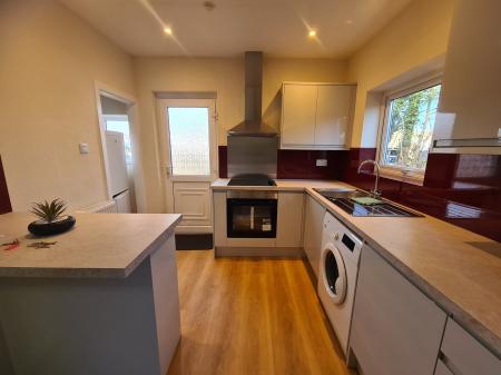 3 bedroom Semi-detached house to let in Newlands Avenue, Lancaster, LA1