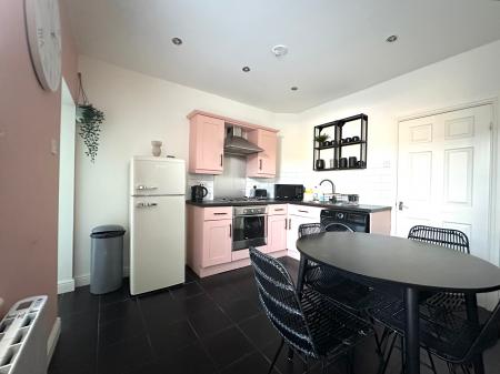 2 bedroom Terraced House to let in Alexandra Road, Lancaster, LA1