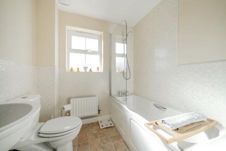 2 bedroom Flat for sale in Charnley Drive, Chapel Allerton, Leeds, LS7