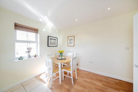 2 bedroom Flat for sale in Charnley Drive, Chapel Allerton, Leeds, LS7