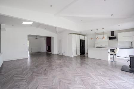 4 bedroom Semi-detached house for sale in Floral Avenue, Chapel Allerton, Leeds, LS7