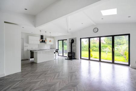 4 bedroom Semi-detached house for sale in Floral Avenue, Chapel Allerton, Leeds, LS7