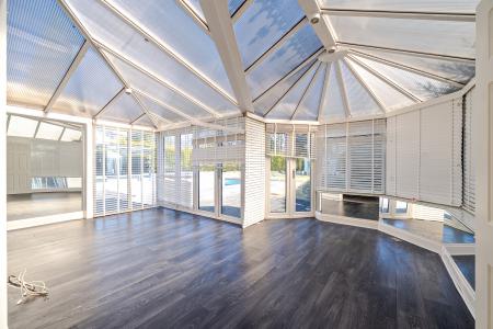 4 bedroom Detached house for sale in Foxhill Crescent, Weetwood, Leeds, LS16