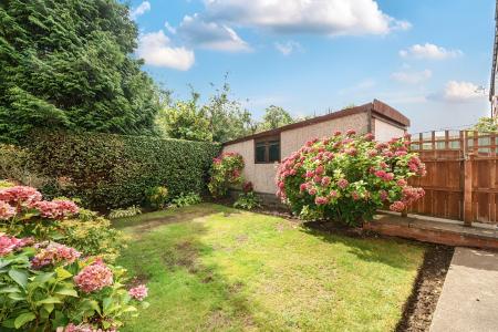 3 bedroom Semi-detached house for sale in Gledhow Grange View, Roundhay, Leeds, LS8