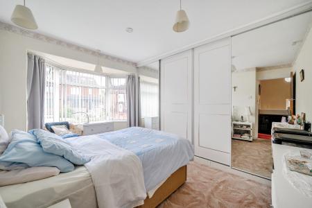 3 bedroom Semi-detached house for sale in Gledhow Park Grove, Chapel Allerton, Leeds, LS7