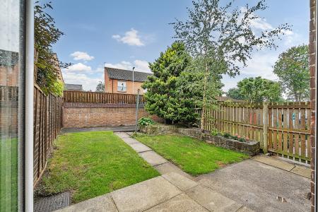 3 bedroom Semi-detached house for sale in Green Close, Meanwood, Leeds, LS6