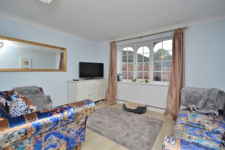 2 bedroom Flat for sale in Hadleigh Court, Moortown, Leeds, LS17