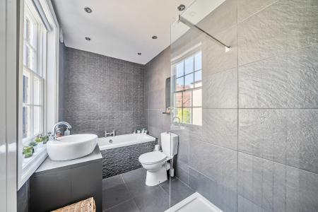4 bedroom Town house for sale in Harrogate Road, Chapel Allerton, Leeds, LS7