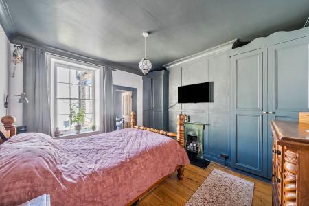 4 bedroom Town house for sale in Harrogate Road, Chapel Allerton, Leeds, LS7