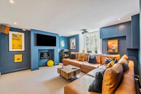 4 bedroom Town house for sale in Harrogate Road, Chapel Allerton, Leeds, LS7