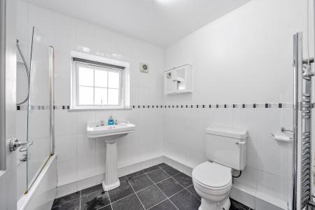 1 bedroom Flat for sale in Harrogate Road, Chapel Allerton, Leeds, LS7