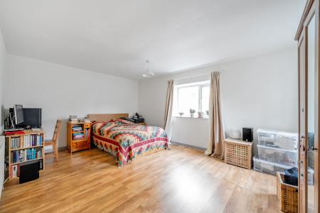 1 bedroom Flat for sale in Harrogate Road, Chapel Allerton, Leeds, LS7