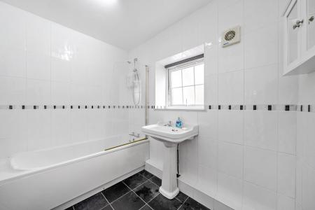 1 bedroom Flat for sale in Harrogate Road, Chapel Allerton, Leeds, LS7